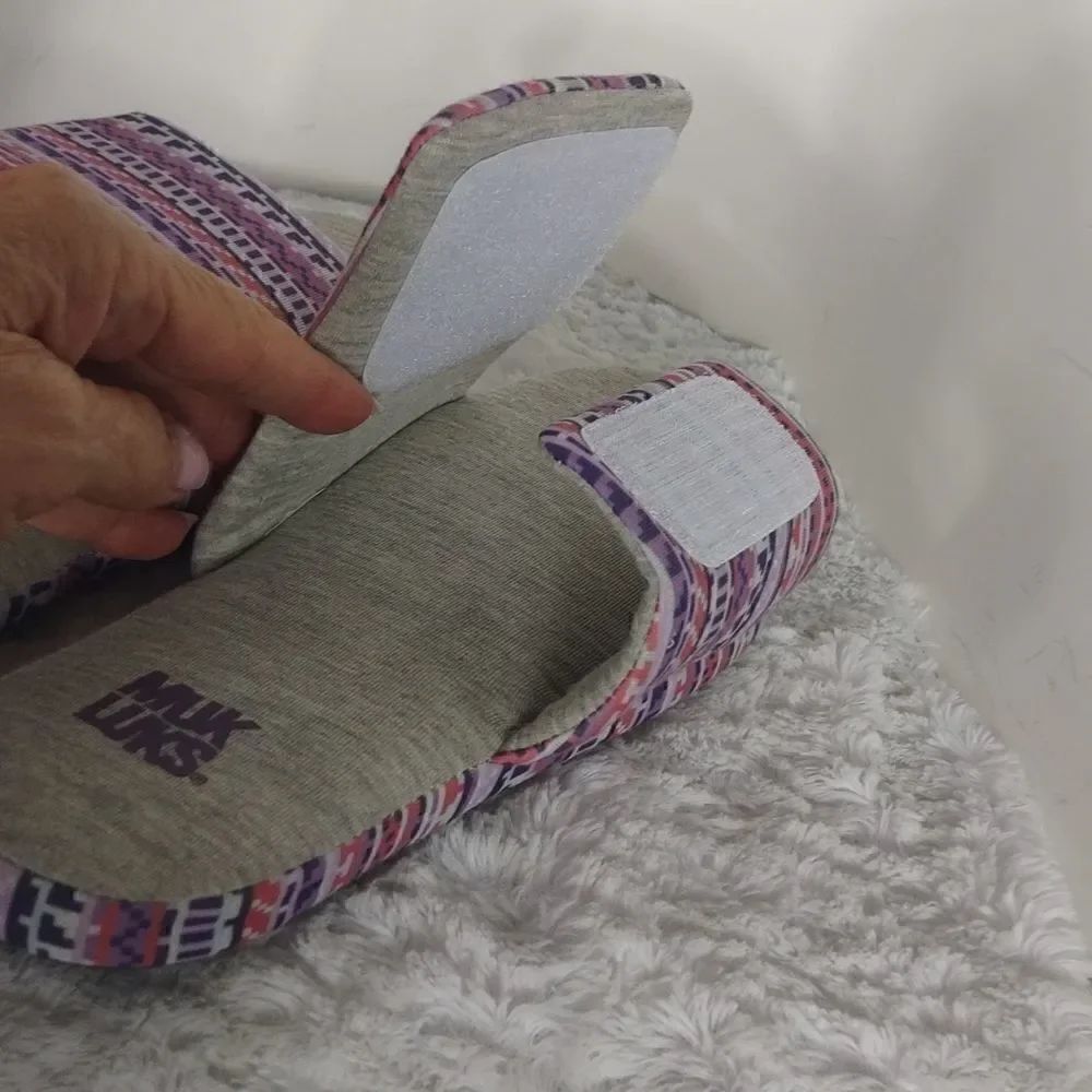 Muk Luks Woman's Slippers - Picture 3 of 6